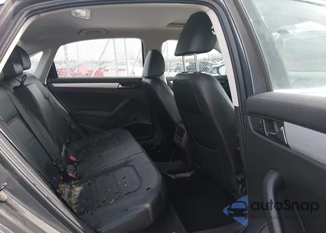 2012 Volkswagen Passat 2.5L Se z USA, uszkodzony, nr VIN 1VWBP7A30CC021291